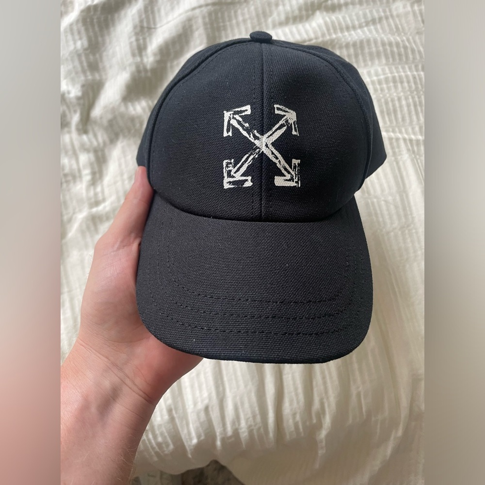 Off-White cap. Unisex, fits small and high, Euro style. Authentic w/ wash tags